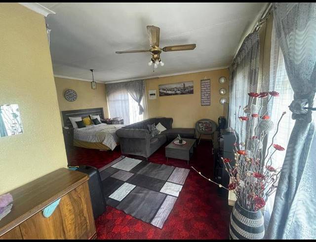 2 BEDROOM PROPERTY TO RENT IN MEADOWLANDS ZONE 1